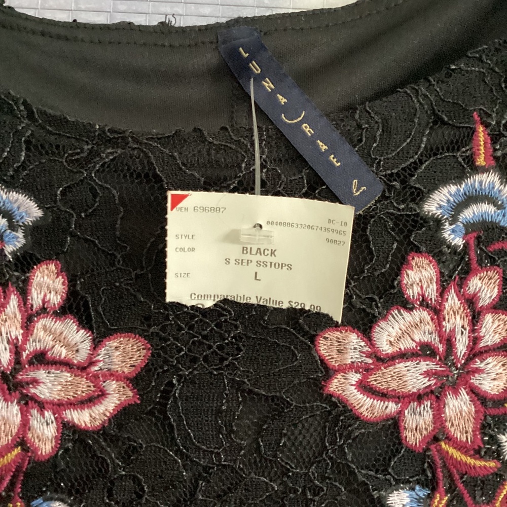 Luna Rae black blouse - Picture 2 of 3